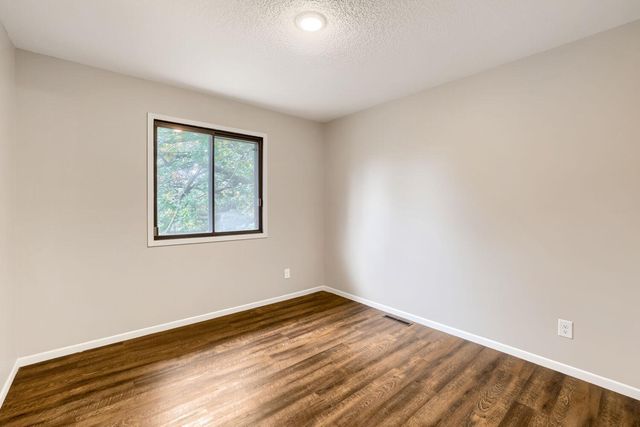 13358 Hughes Court, Apple Valley, MN 55124