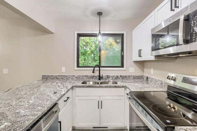 13358 Hughes Court, Apple Valley, MN 55124
