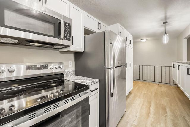 13358 Hughes Court, Apple Valley, MN 55124