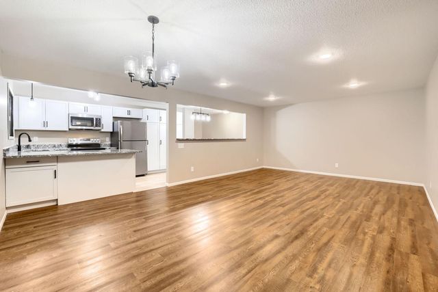 13358 Hughes Court, Apple Valley, MN 55124
