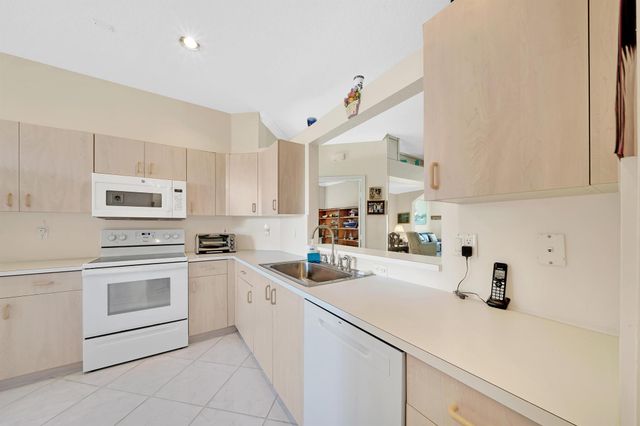 5731 Emerald Cay Terrace, Boynton Beach, FL 33437