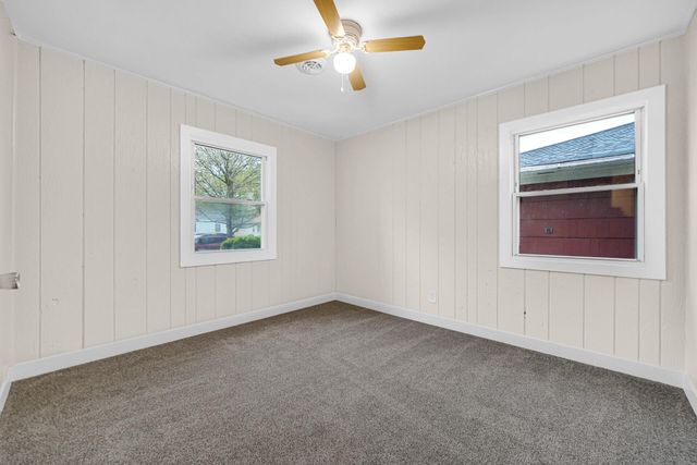 7608 Catalpa Avenue, Hammond, IN 46324