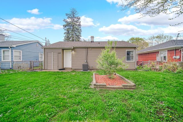 7608 Catalpa Avenue, Hammond, IN 46324