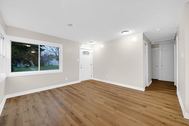 7608 Catalpa Avenue, Hammond, IN 46324