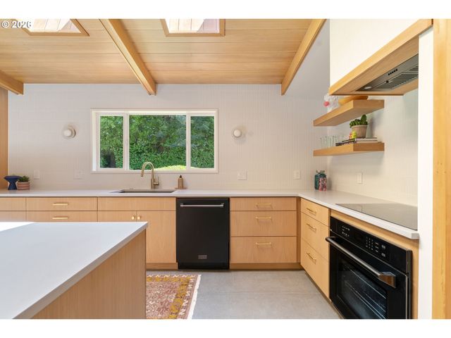 5100 Sw LAURELWOOD Ave, Portland, OR 97225