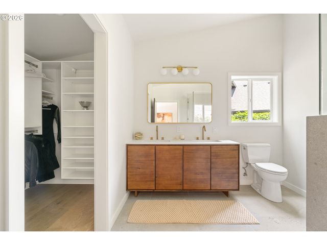 5100 Sw LAURELWOOD Ave, Portland, OR 97225
