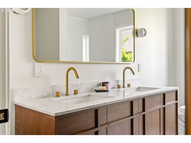 5100 Sw LAURELWOOD Ave, Portland, OR 97225