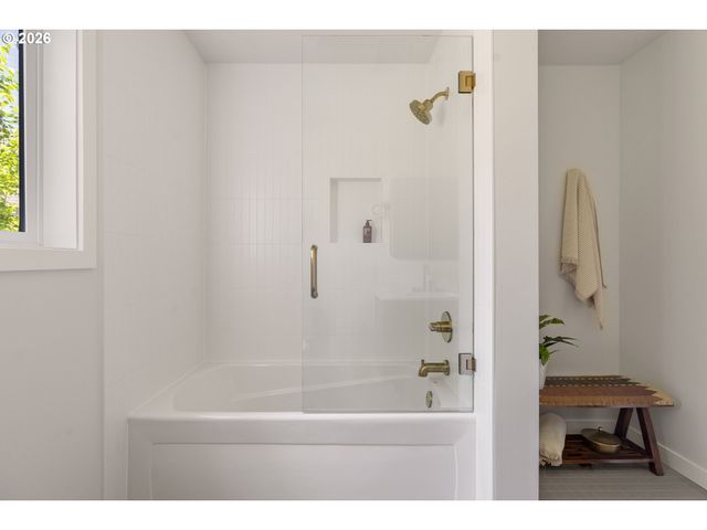 5100 Sw LAURELWOOD Ave, Portland, OR 97225