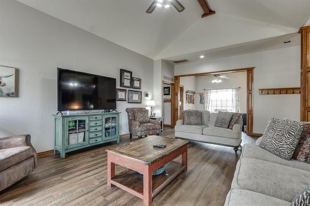 305 N Jasper Way, Mustang, OK 73064