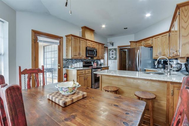 305 N Jasper Way, Mustang, OK 73064