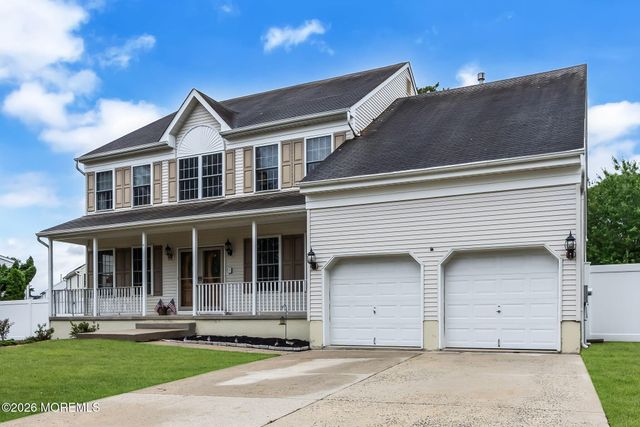 12 Brittany Drive, Bayville, NJ 08721