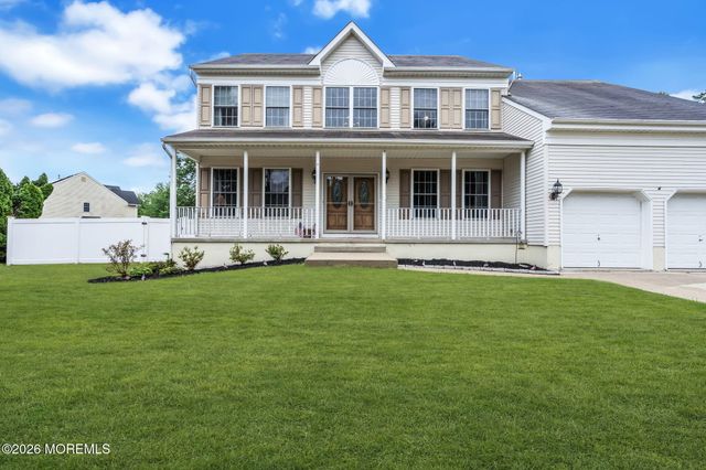 12 Brittany Drive, Bayville, NJ 08721