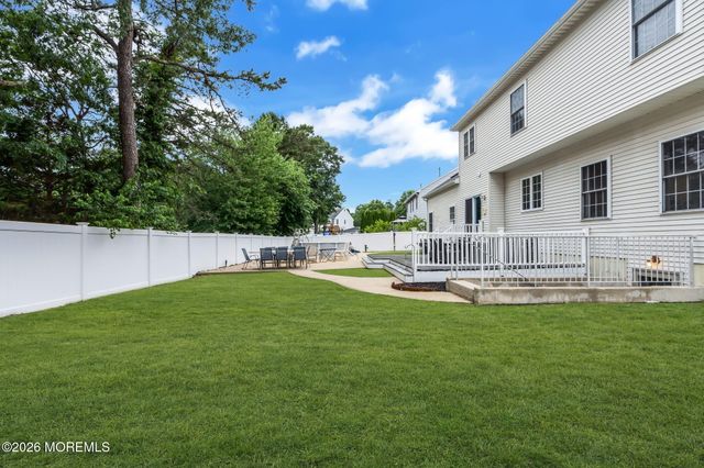 12 Brittany Drive, Bayville, NJ 08721