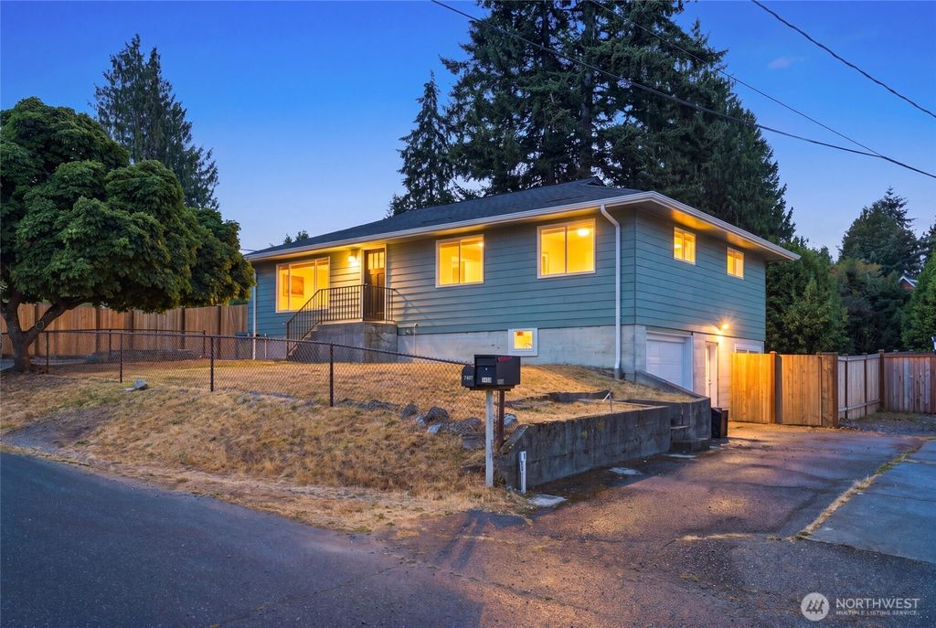 7414 Highland Drive, Everett, WA 98203