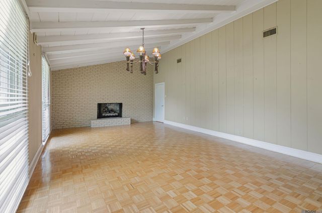455 E Riveroaks Dr, Baton Rouge, LA 70815