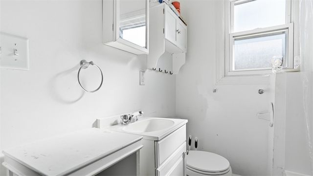 110 Kirk Ave, Carrick, PA 15227