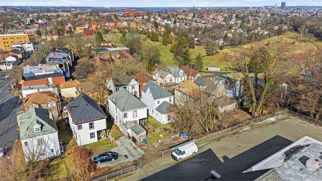 110 Kirk Ave, Carrick, PA 15227