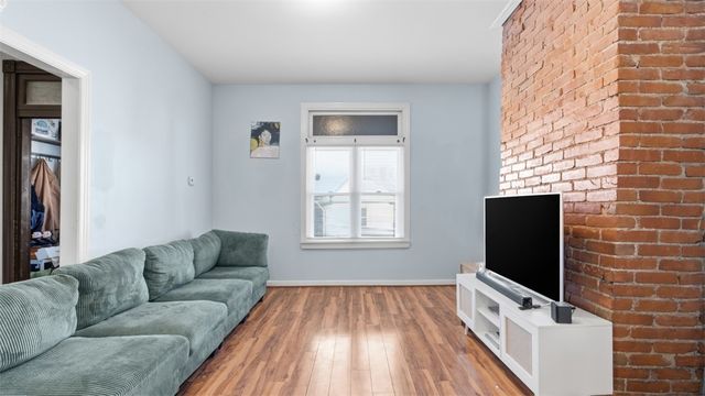 110 Kirk Ave, Carrick, PA 15227