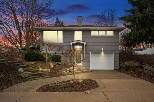 90 S Water Street, Douglas, MI 49406