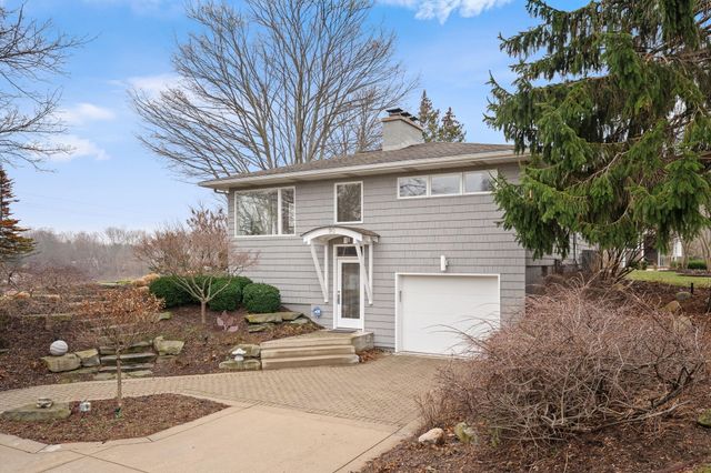 90 S Water Street, Douglas, MI 49406