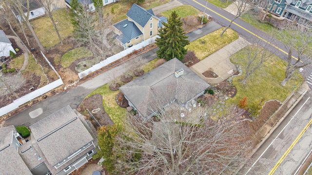 90 S Water Street, Douglas, MI 49406