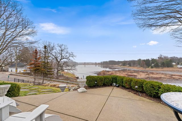 90 S Water Street, Douglas, MI 49406