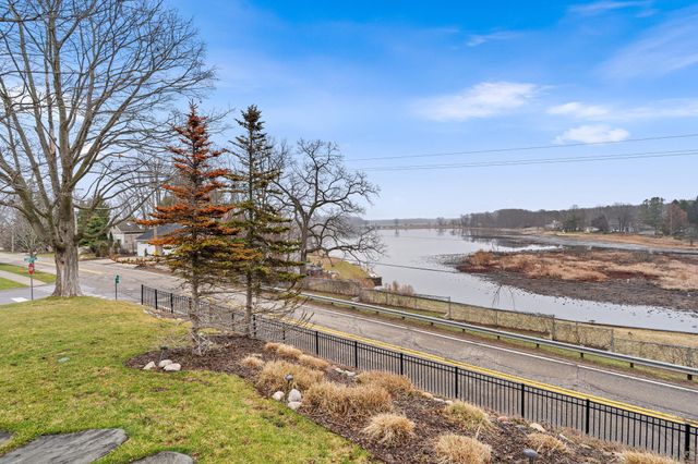 90 S Water Street, Douglas, MI 49406