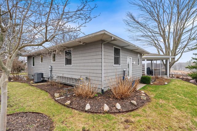 90 S Water Street, Douglas, MI 49406