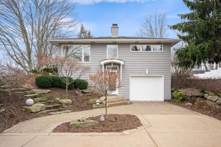 90 S Water Street, Douglas, MI 49406