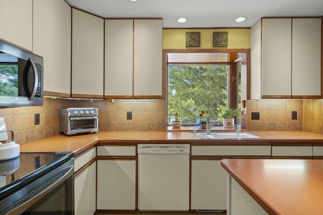 6310 Putnam Road, Madison, WI 53711