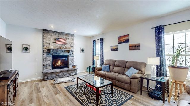 2341 Sweetberry Circle, Ravenna, OH 44266