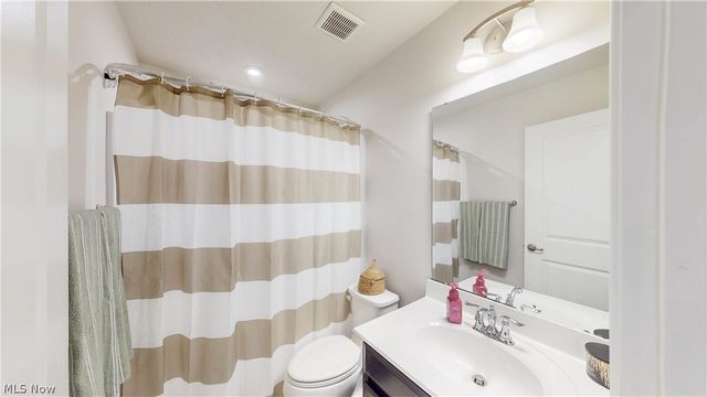 2341 Sweetberry Circle, Ravenna, OH 44266