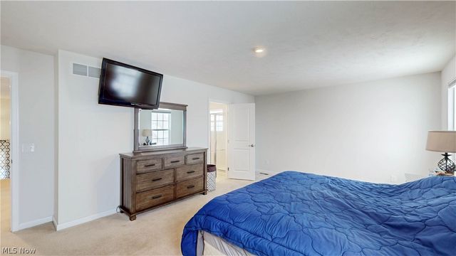 2341 Sweetberry Circle, Ravenna, OH 44266