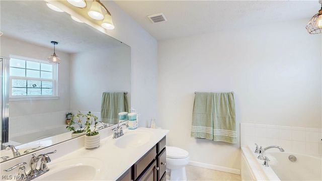 2341 Sweetberry Circle, Ravenna, OH 44266