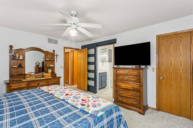 1135 N Manchester Ct, Wichita, KS 67212