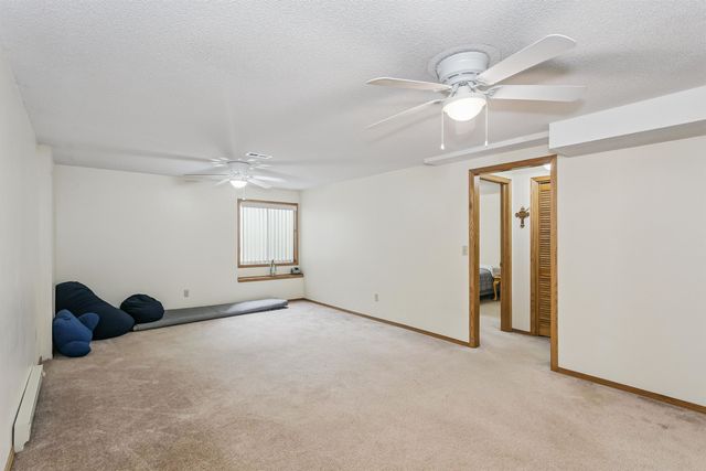 1135 N Manchester Ct, Wichita, KS 67212