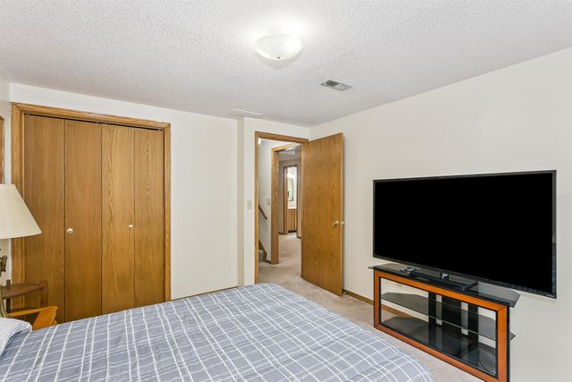 1135 N Manchester Ct, Wichita, KS 67212