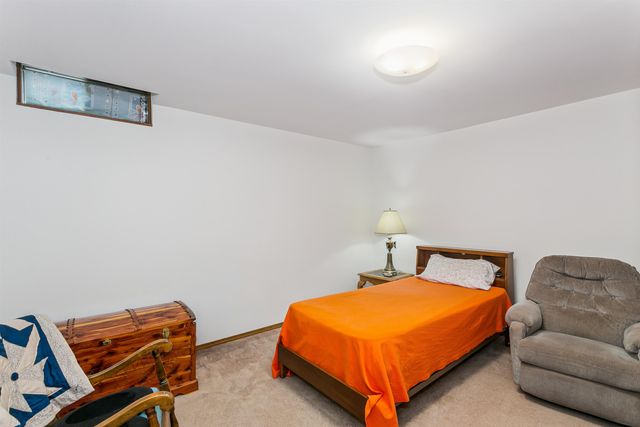 1135 N Manchester Ct, Wichita, KS 67212