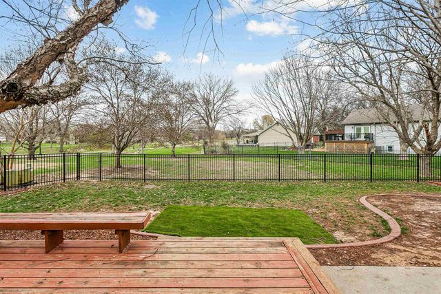 1135 N Manchester Ct, Wichita, KS 67212