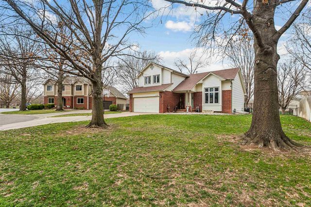 1135 N Manchester Ct, Wichita, KS 67212
