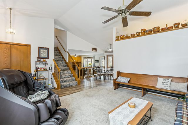 1135 N Manchester Ct, Wichita, KS 67212