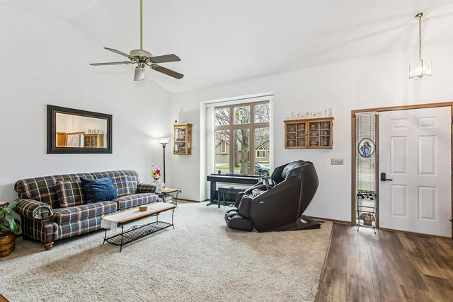 1135 N Manchester Ct, Wichita, KS 67212