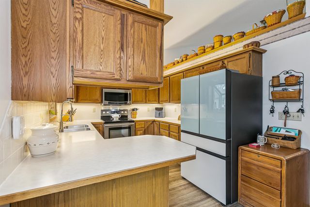 1135 N Manchester Ct, Wichita, KS 67212