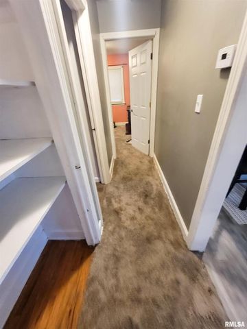 221 HICKORY Street, Flora, IL 62839