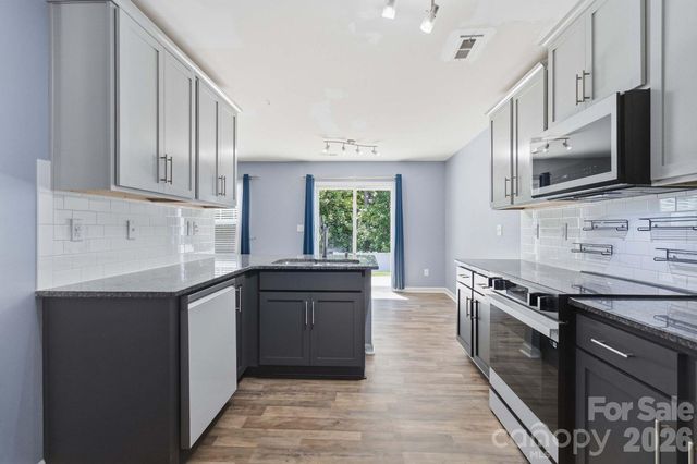 5904 Ellimar Field Lane, Charlotte, NC 28215