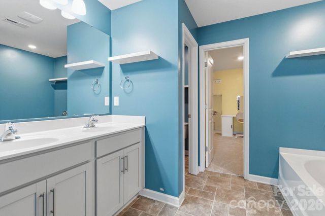 5904 Ellimar Field Lane, Charlotte, NC 28215