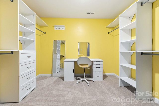 5904 Ellimar Field Lane, Charlotte, NC 28215