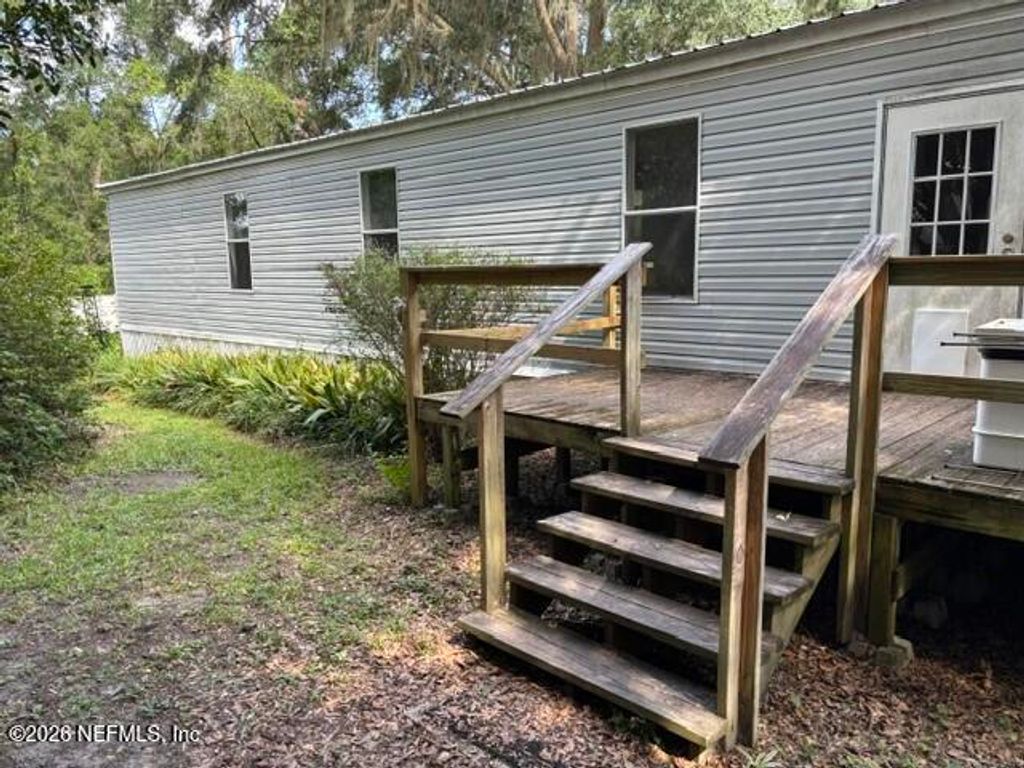 140 PRICE Road, Hawthorne, FL 32640