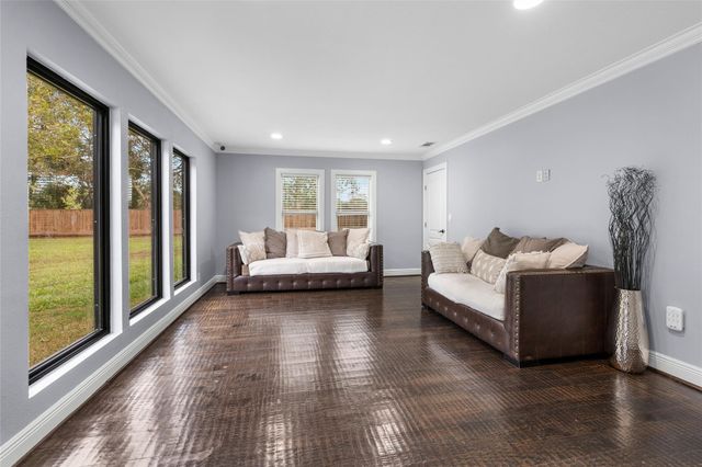 1022 Brooks Avenue, Rosenberg, TX 77471