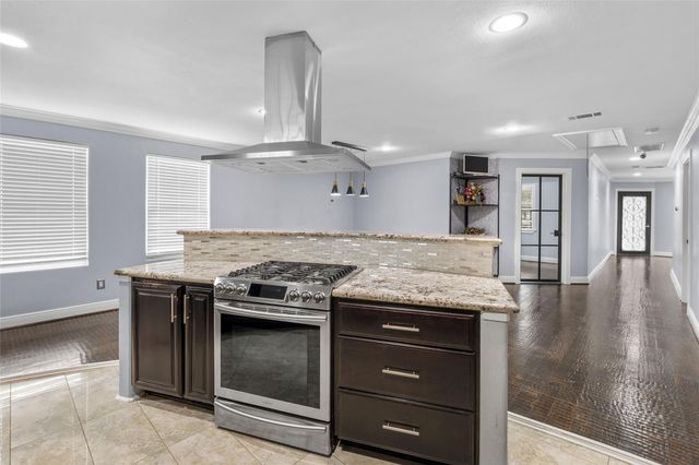 1022 Brooks Avenue, Rosenberg, TX 77471